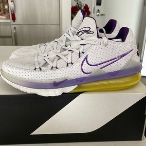 LeBron 17 Low - Lakers Basketball Shoes